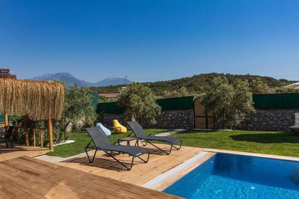 Villa Zeytin Havuzlu Jakuzili Fethiye Luaran gambar